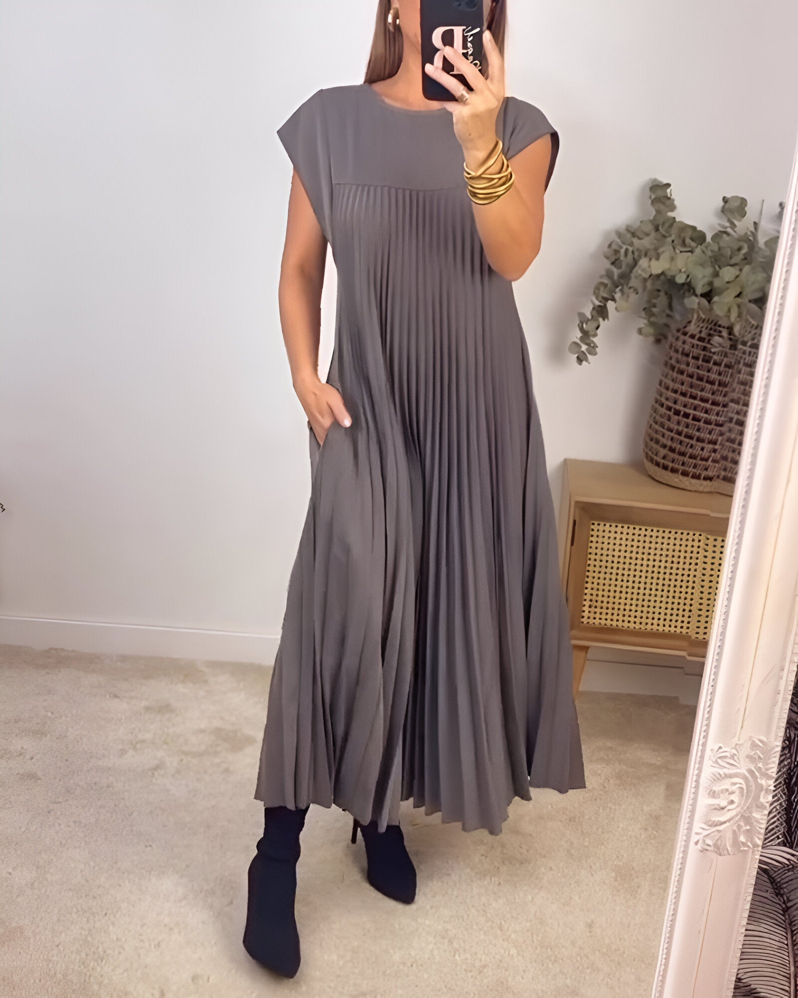 Jolijn™ | Timeless and Comfortable Dress
