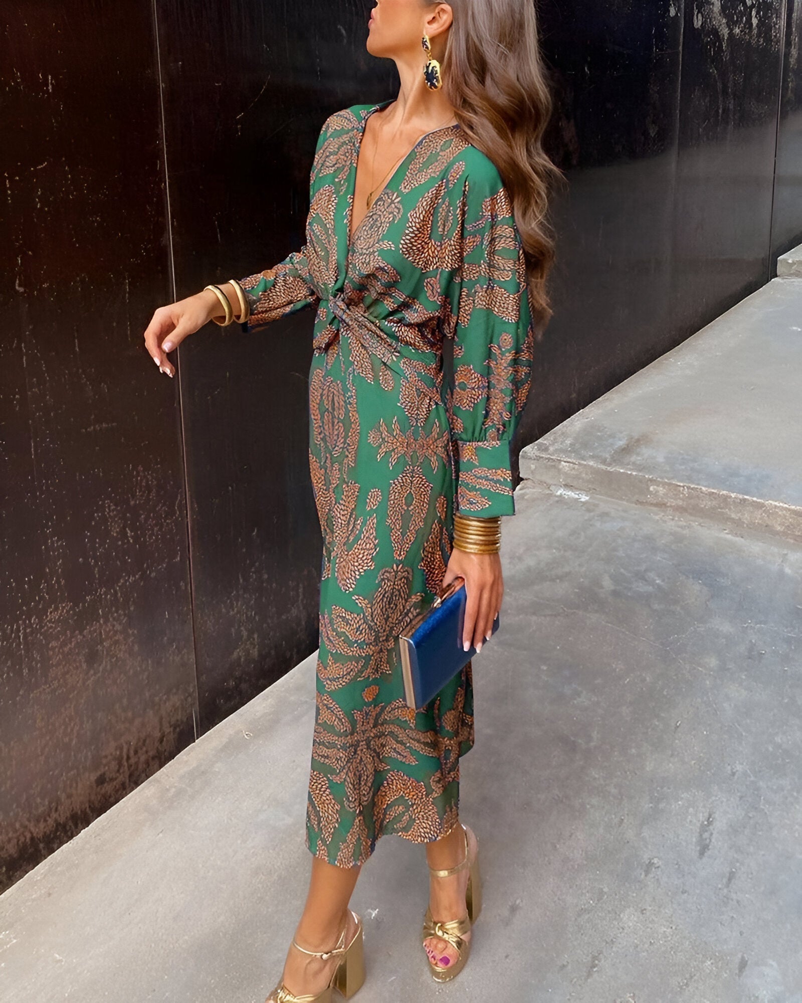 Noa™ | Dress with V-neck and lantern sleeves