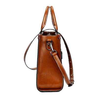 HANNELORE™ – ELEGANT LEATHER BACKPACK WITH A MODERN TWIST
