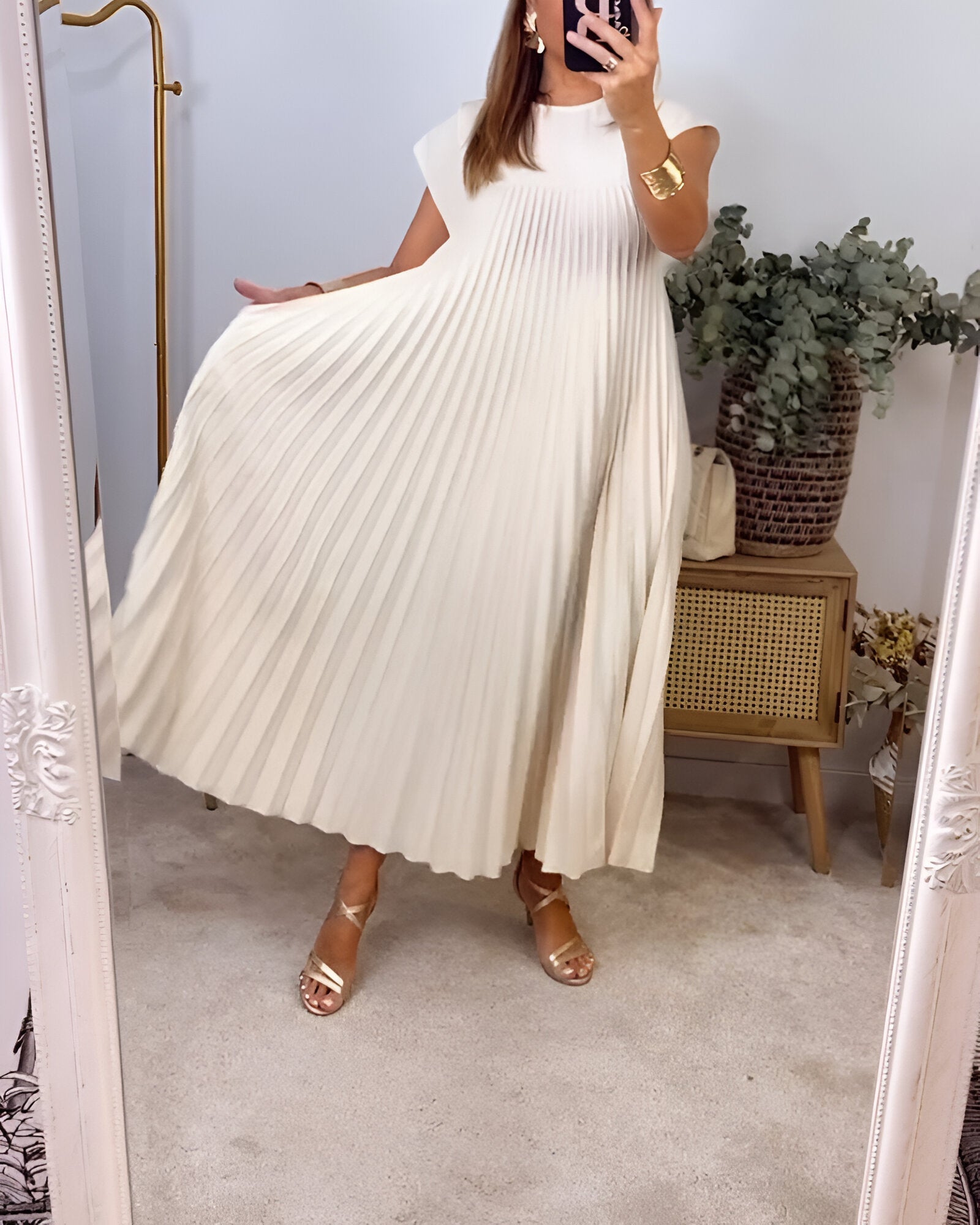 Jolijn™ | Timeless and Comfortable Dress