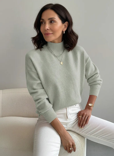 Vera - Elegant and Comfortable Turtleneck