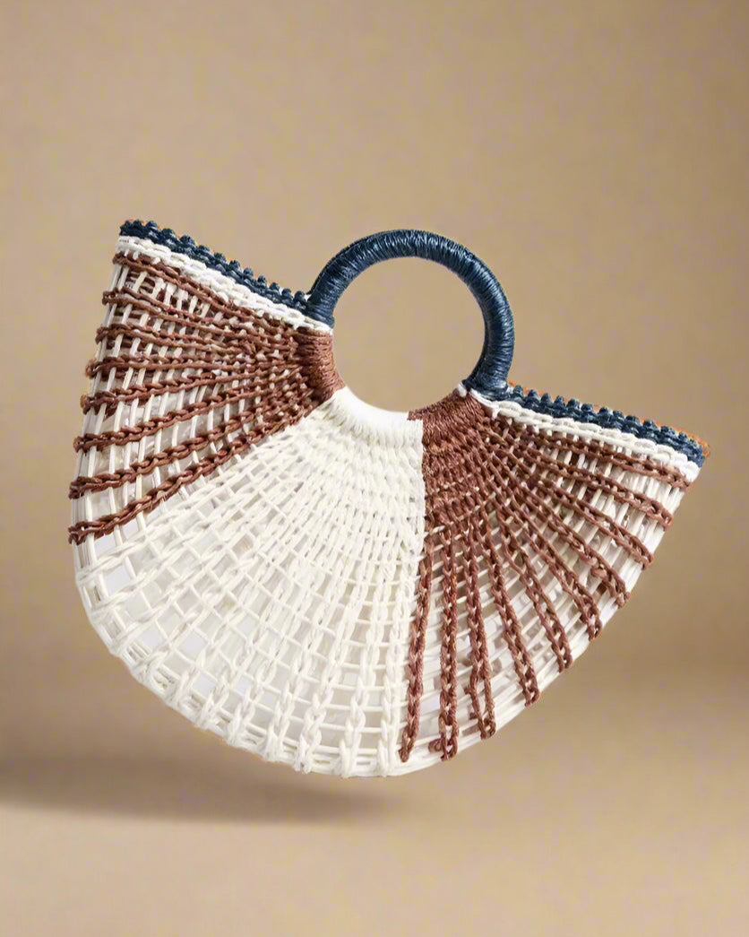 STRAW ART BAG | Summery Elegance & Bohemian Charm