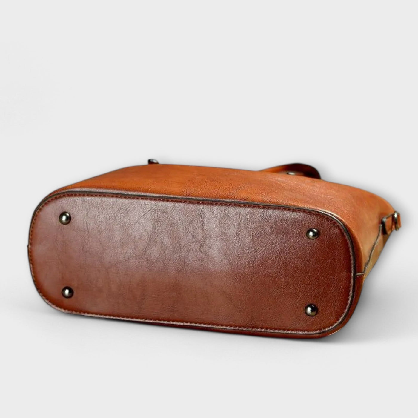 GRETA™ – TIMELESS LEATHER SHOULDER BAG WITH CLASSIC APPEAL